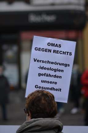 A praça é do povo? Quem é o povo? Ana Graça Correia Wittkoviski